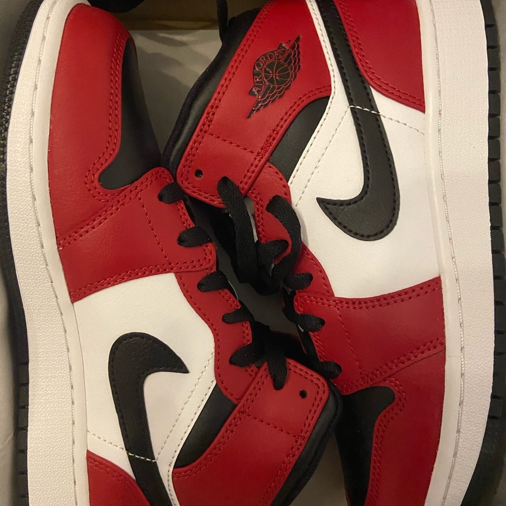 Air Jordan 1 Mid